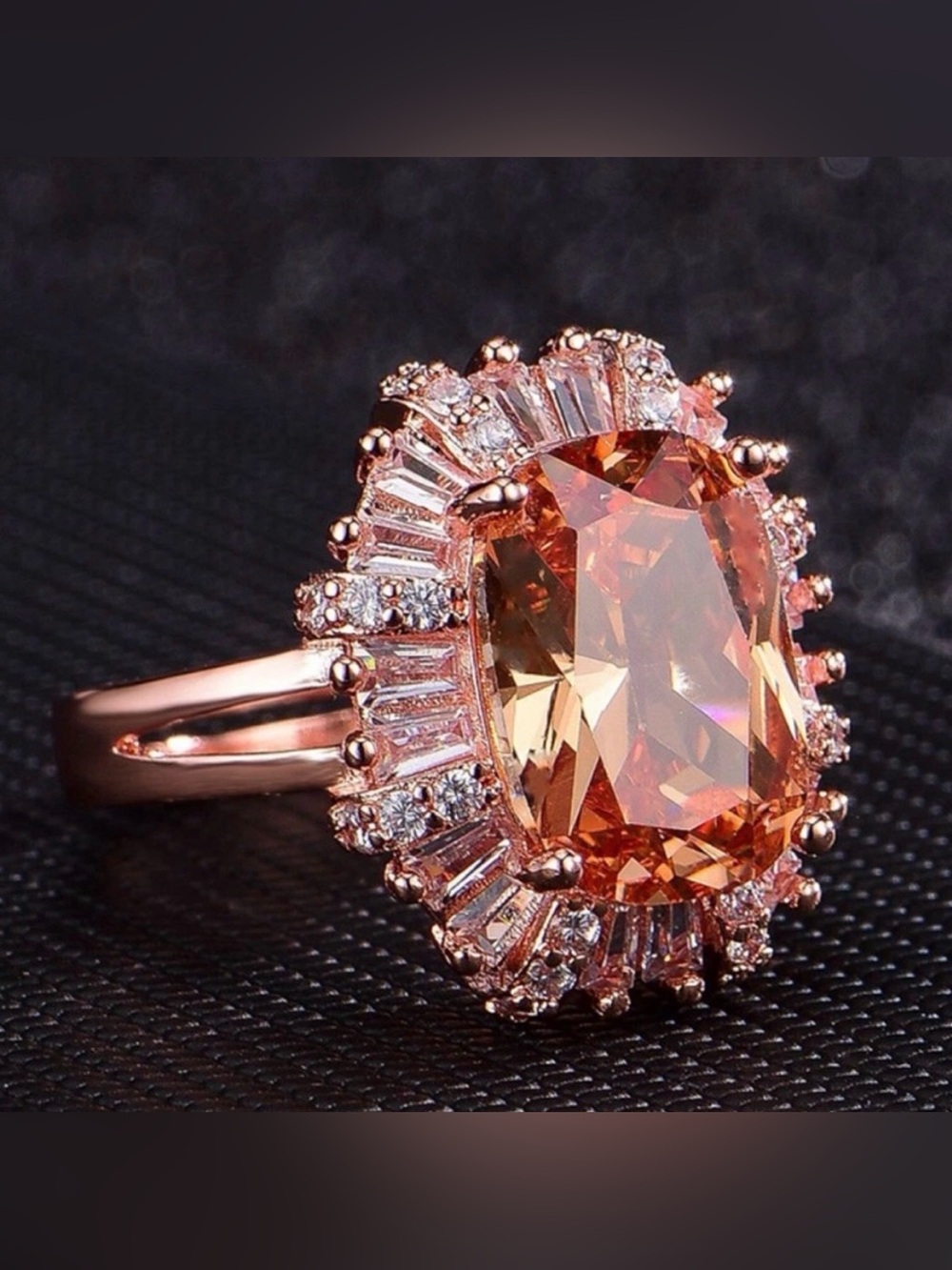 Morganite Oval / Rose Gold
Cocktail Ring Sz 7